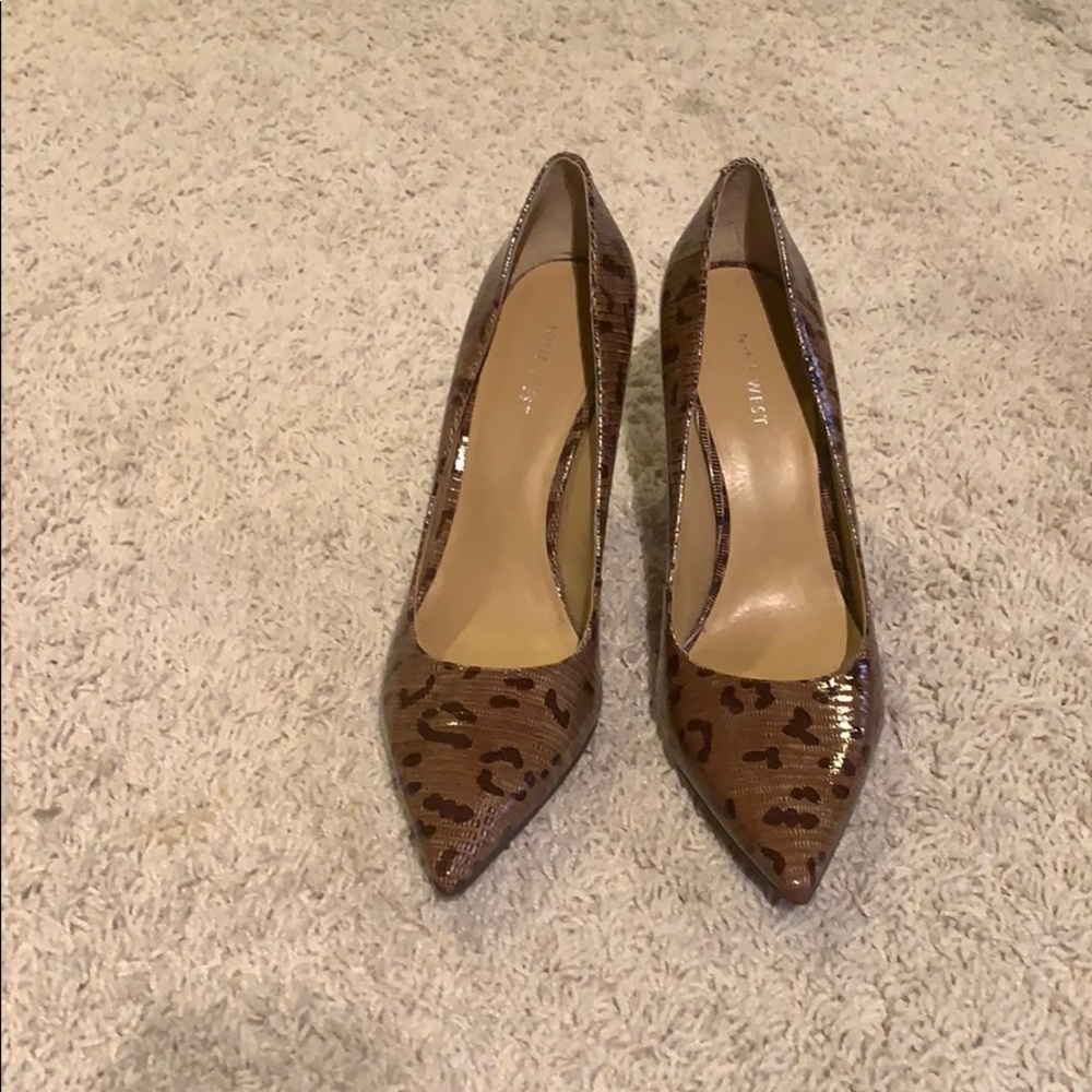 Leopard print Nine West pointes toe pumps